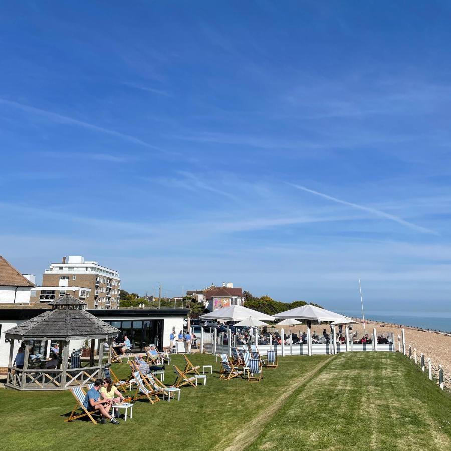 The Relais Cooden Beach Bexhill-on-Sea ภายนอก รูปภาพ