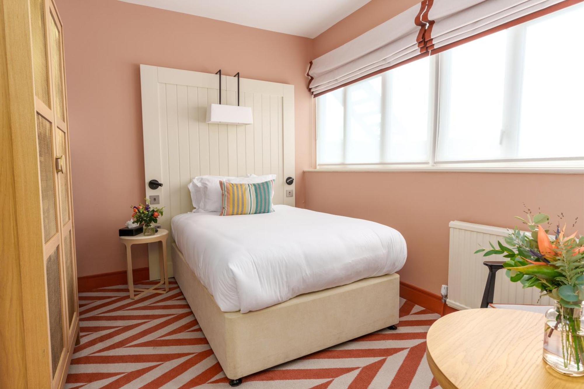 The Relais Cooden Beach And Spa Bexhill-on-Sea ภายนอก รูปภาพ